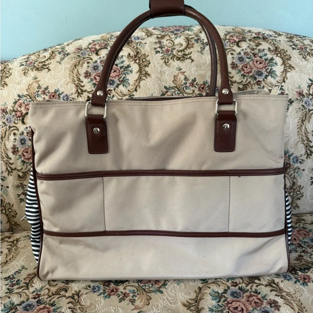 Isaac Mizrahi Large Essential Travel Tote Beige and Stripes - Picture 6 of 10